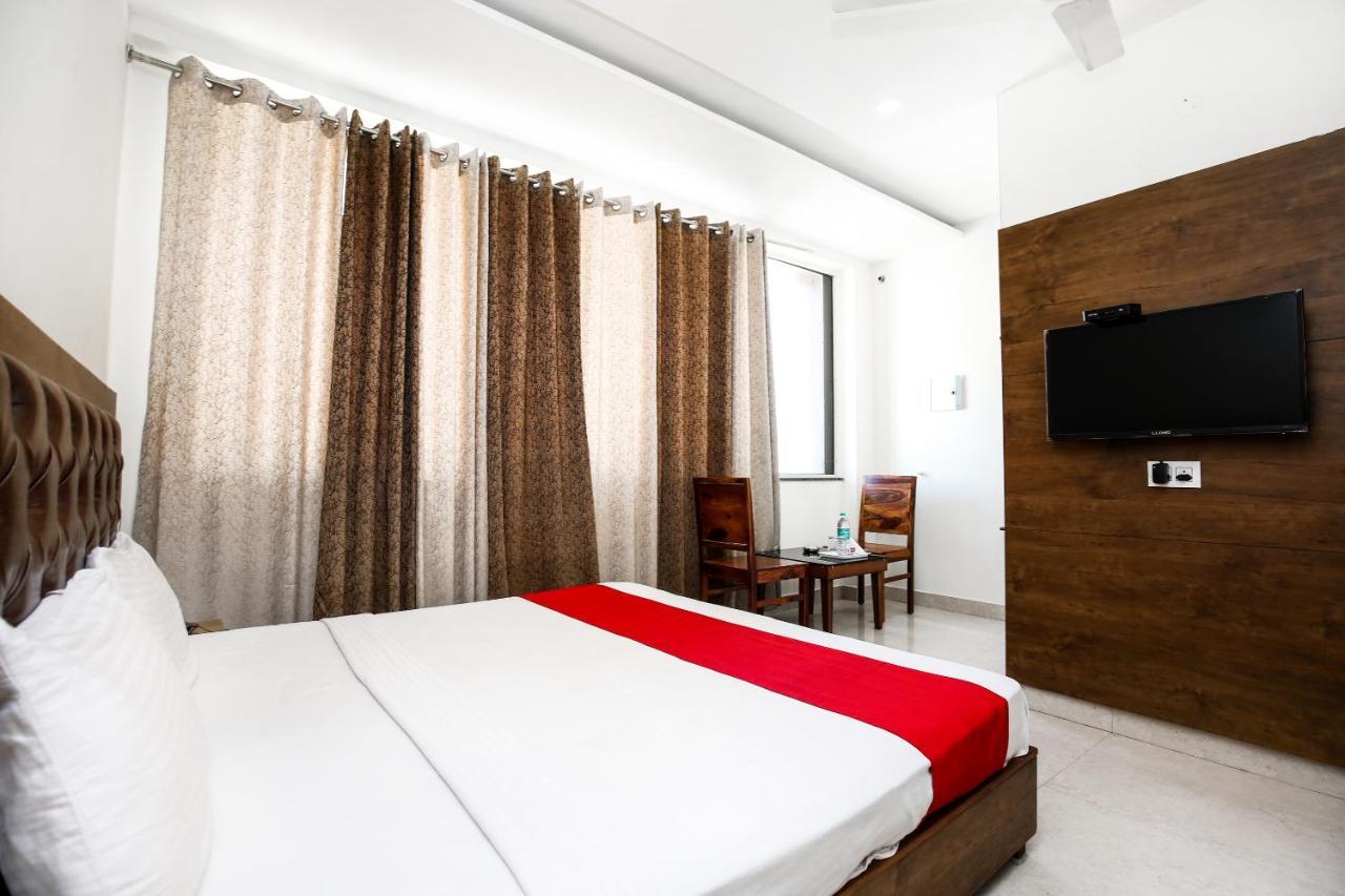 Hotel Woodlark Zirakpur Chandigarh - Brand New Hotel Bagian luar foto