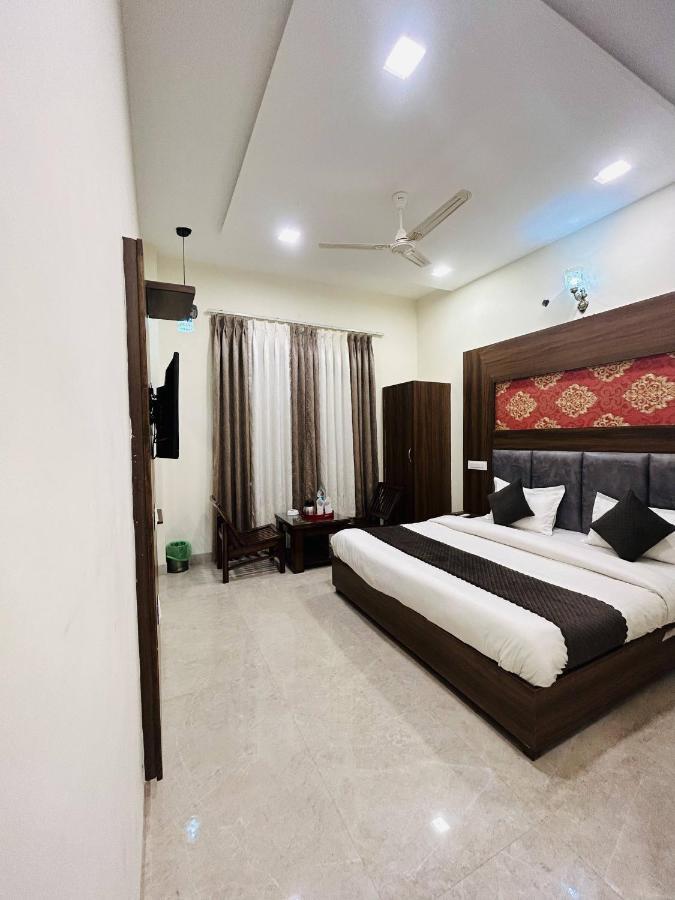 Hotel Woodlark Zirakpur Chandigarh - Brand New Hotel Bagian luar foto