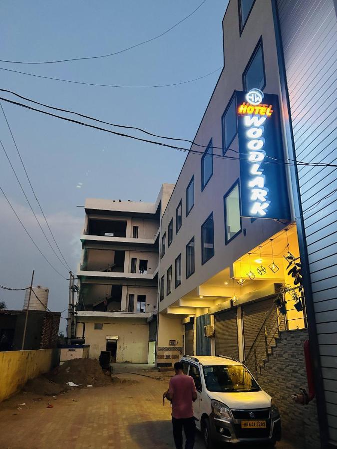 Hotel Woodlark Zirakpur Chandigarh - Brand New Hotel Bagian luar foto