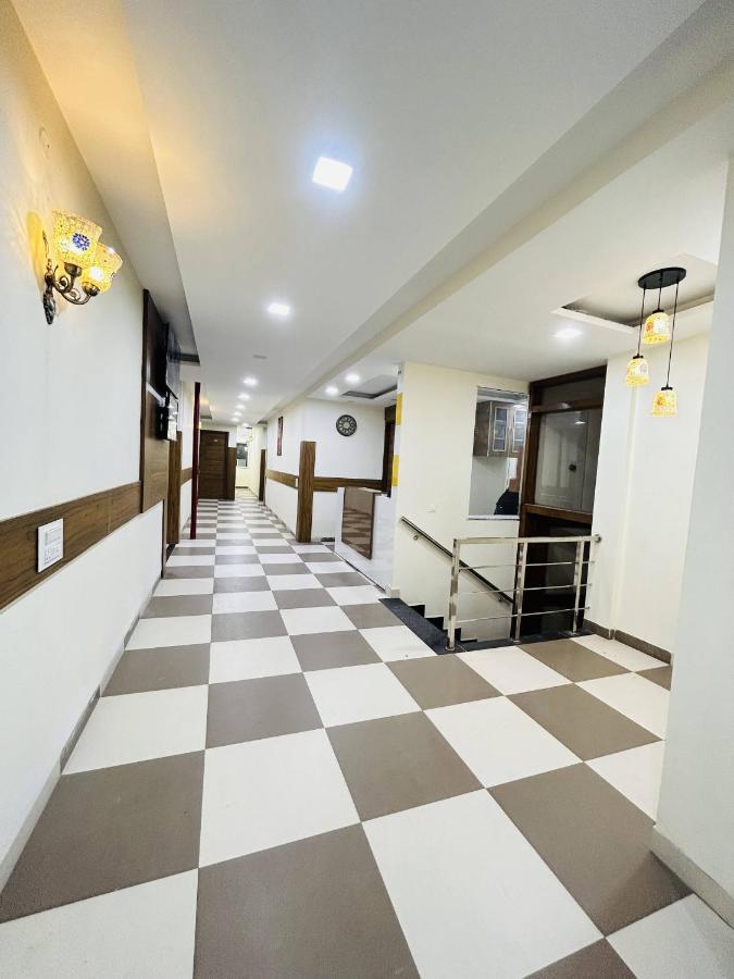 Hotel Woodlark Zirakpur Chandigarh - Brand New Hotel Bagian luar foto